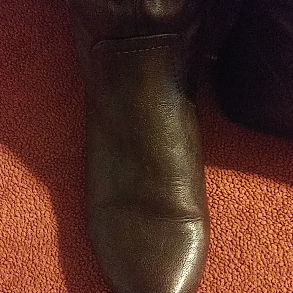 Boots - Picture 3 of 4